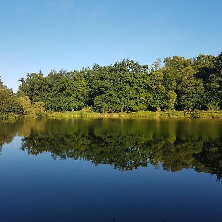 Saint-Aubin-le-Cloud Camping De La Chagnee מראה חיצוני תמונה