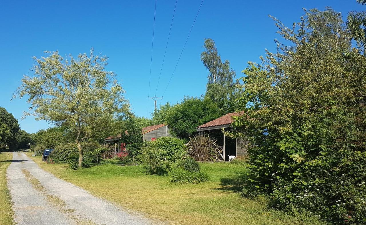 Saint-Aubin-le-Cloud Camping De La Chagnee מראה חיצוני תמונה