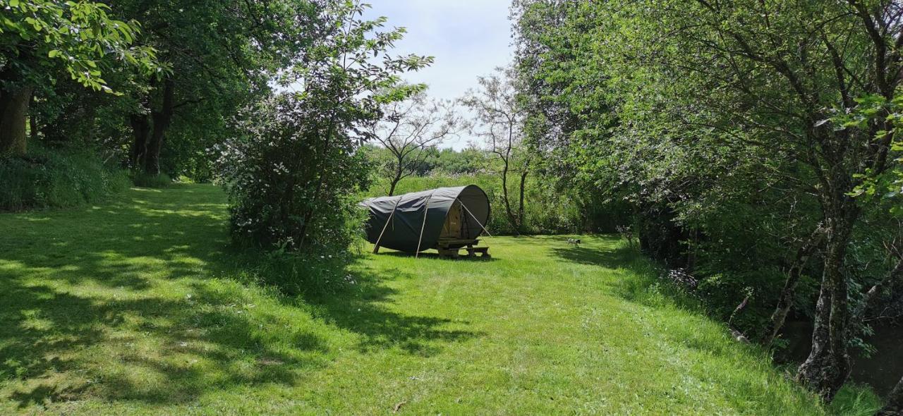 Saint-Aubin-le-Cloud Camping De La Chagnee מראה חיצוני תמונה