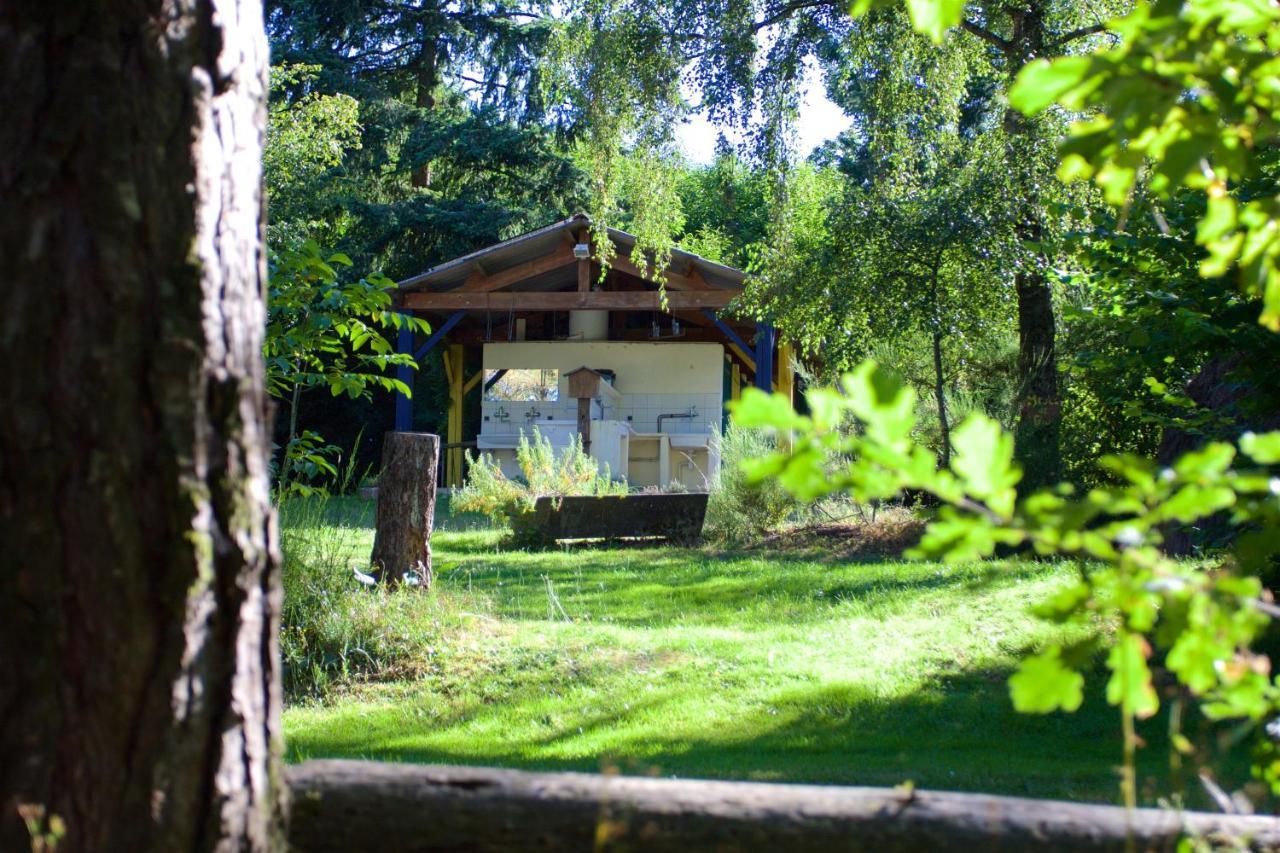 Saint-Aubin-le-Cloud Camping De La Chagnee מראה חיצוני תמונה