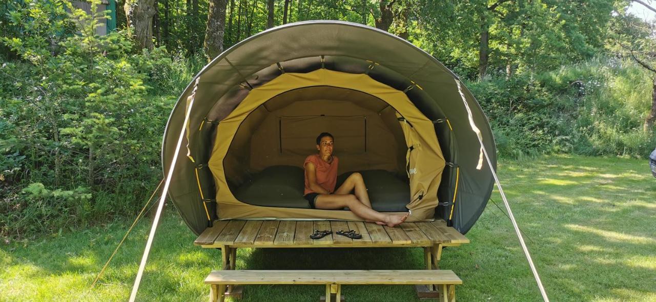 Saint-Aubin-le-Cloud Camping De La Chagnee מראה חיצוני תמונה