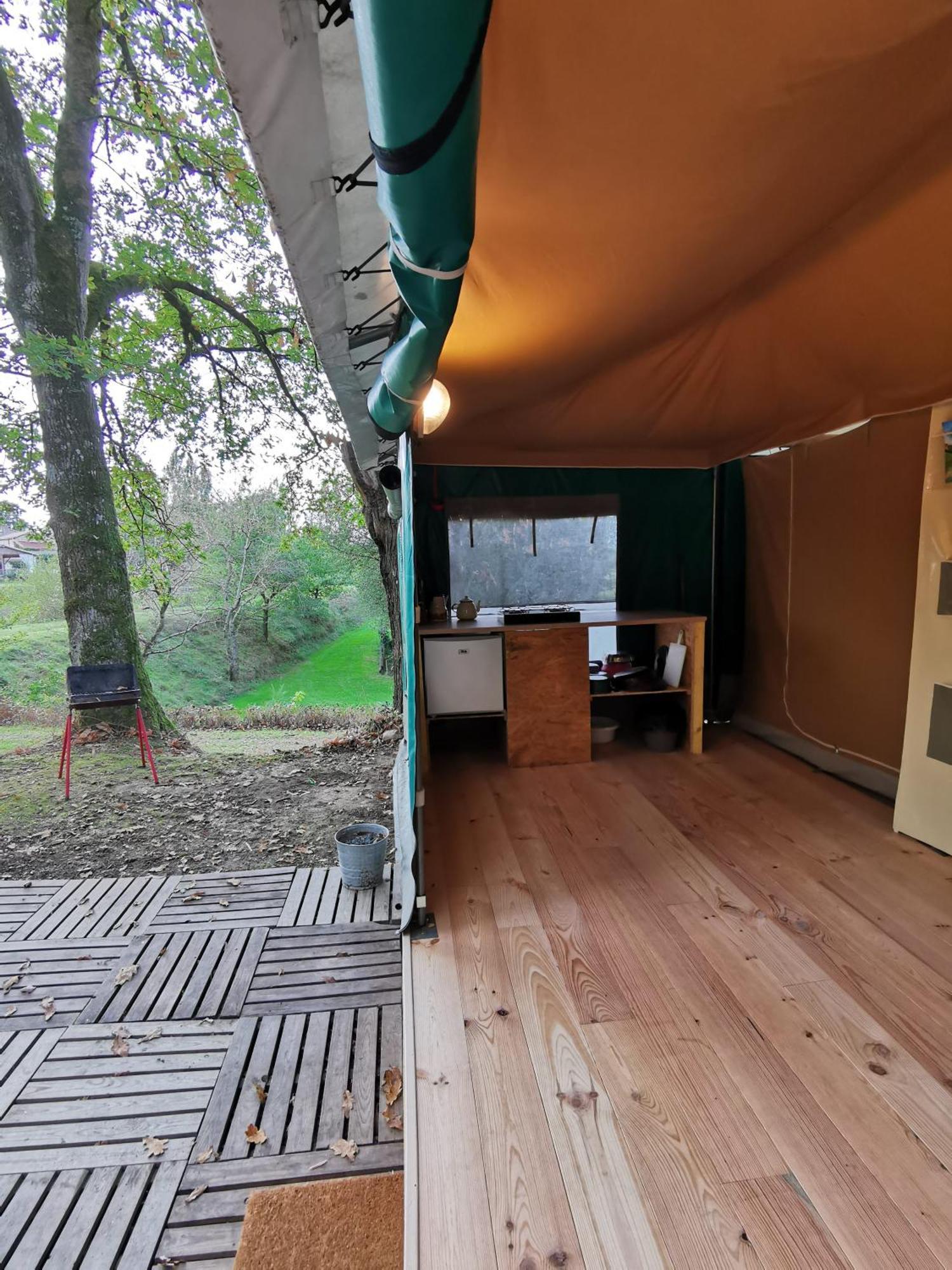 Saint-Aubin-le-Cloud Camping De La Chagnee חדר תמונה